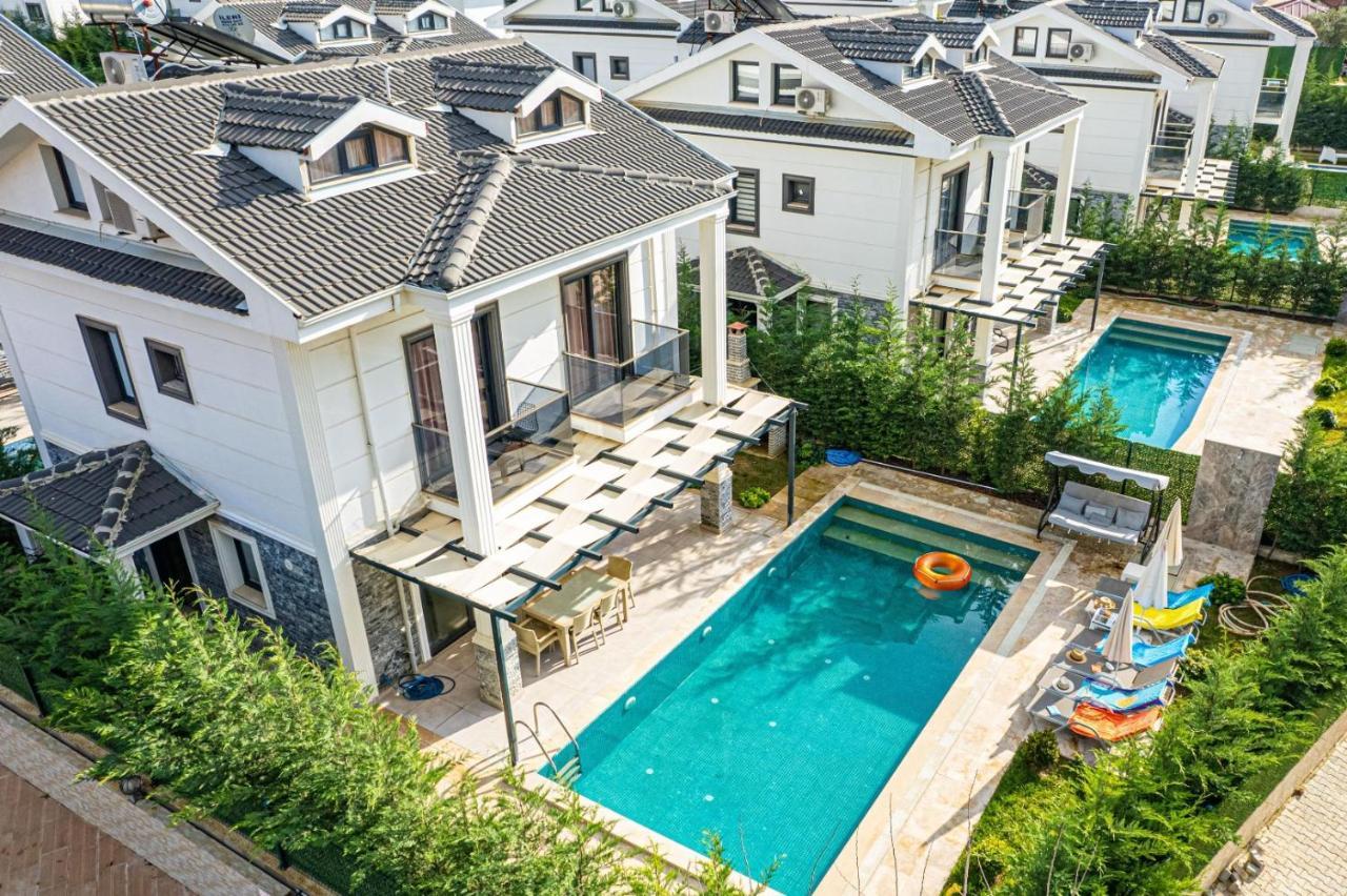 4 Bedroom Holiday Villa In Hisaroenue Oeluedeniz- Gold Rose Fethiye Exteriér fotografie