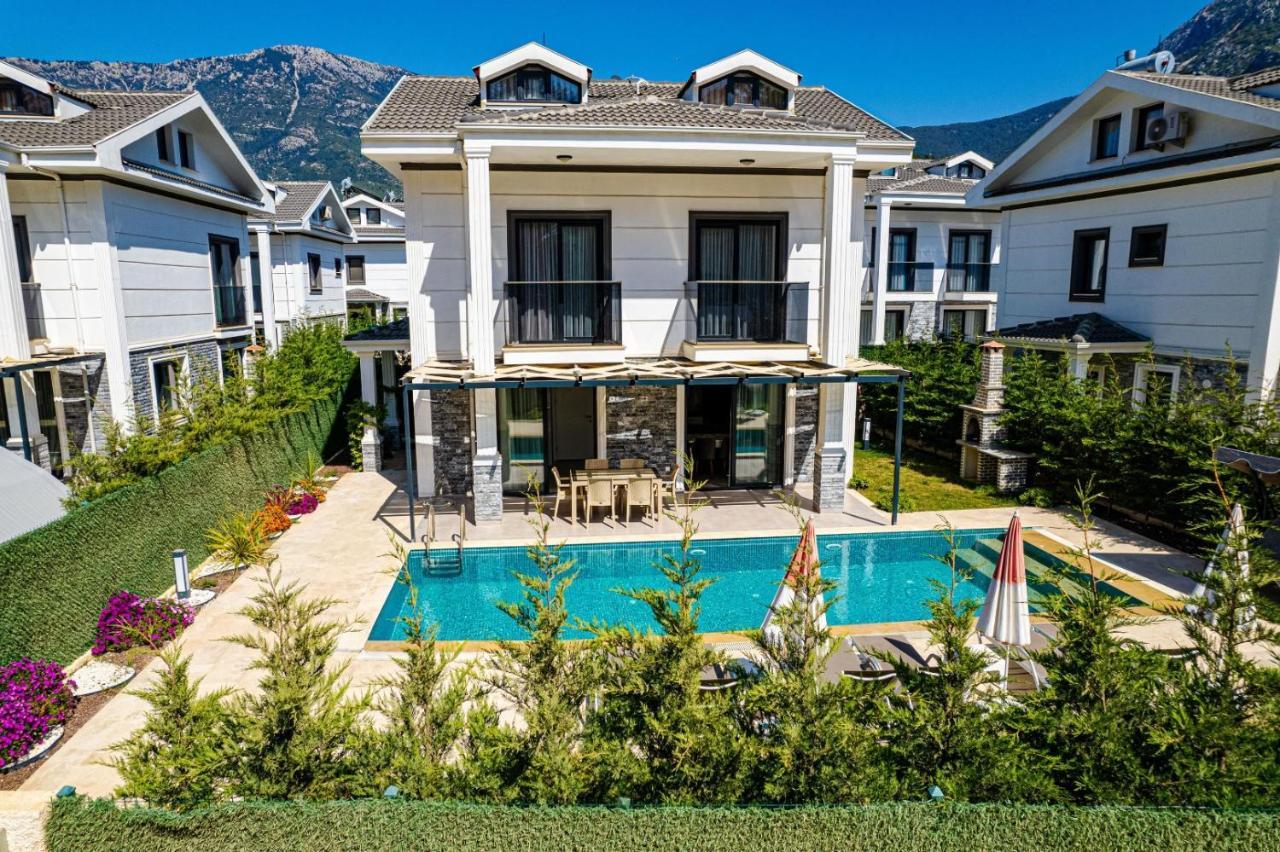 4 Bedroom Holiday Villa In Hisaroenue Oeluedeniz- Gold Rose Fethiye Exteriér fotografie