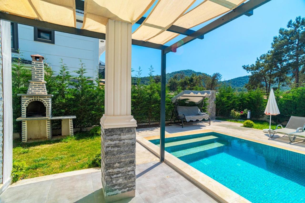 4 Bedroom Holiday Villa In Hisaroenue Oeluedeniz- Gold Rose Fethiye Exteriér fotografie