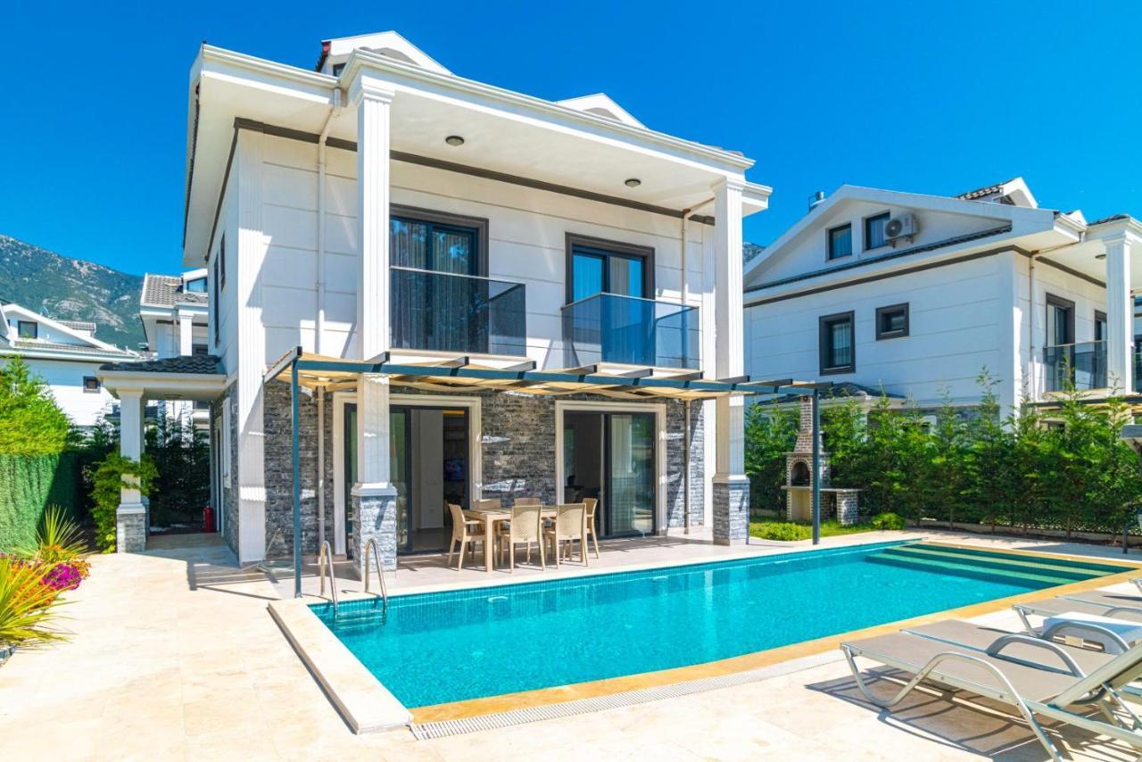 4 Bedroom Holiday Villa In Hisaroenue Oeluedeniz- Gold Rose Fethiye Exteriér fotografie