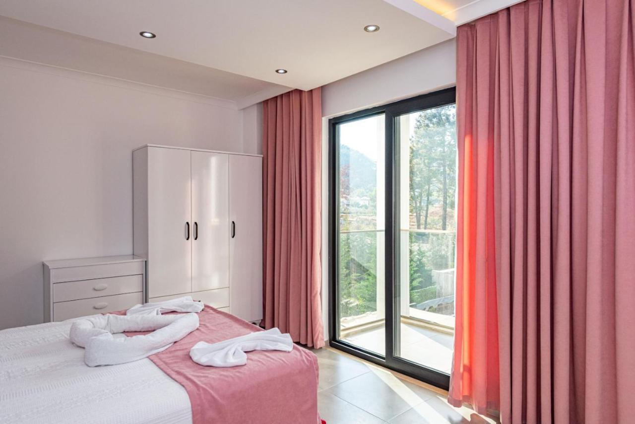 4 Bedroom Holiday Villa In Hisaroenue Oeluedeniz- Gold Rose Fethiye Exteriér fotografie