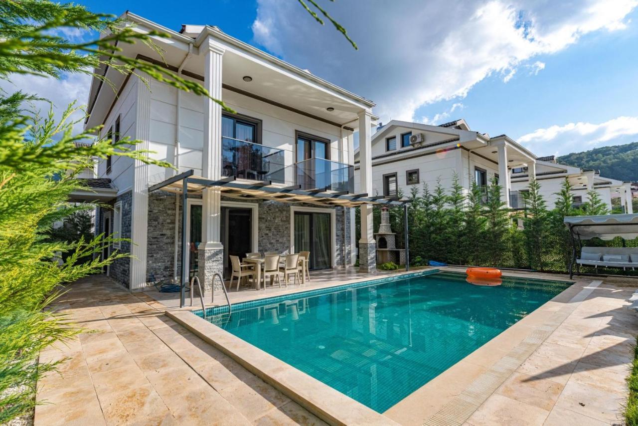 4 Bedroom Holiday Villa In Hisaroenue Oeluedeniz- Gold Rose Fethiye Exteriér fotografie