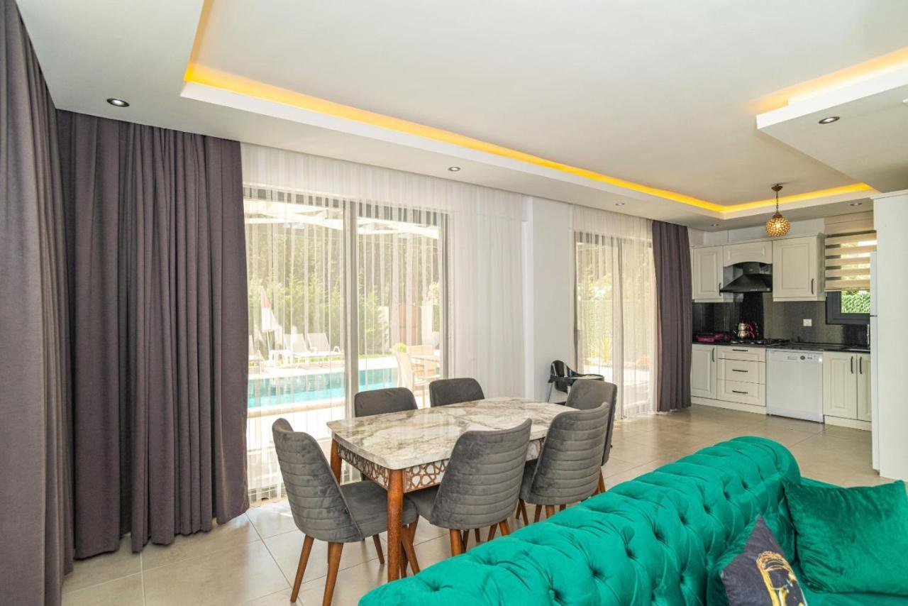 4 Bedroom Holiday Villa In Hisaroenue Oeluedeniz- Gold Rose Fethiye Exteriér fotografie